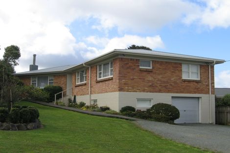 Photo of property in 28 Whaka Street, Maungaturoto, 0520