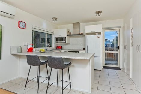 Photo of property in 164a Sunnynook Road, Sunnynook, Auckland, 0620