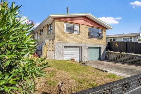 Photo of property in 65 Hinau Street, Castlecliff, Whanganui, 4501
