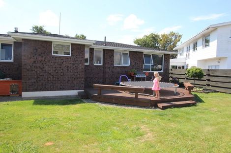 Photo of property in 12 Raglan Avenue, Cloverlea, Palmerston North, 4412