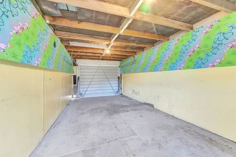 Photo of property in 1/3 Etherton Drive, Weymouth, Auckland, 2103