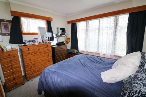 Photo of property in 1 Albert Street, Dannevirke, 4930