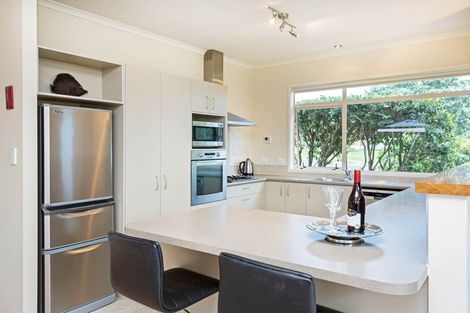 Photo of property in 4 Saltwood Street, Red Beach, 0932