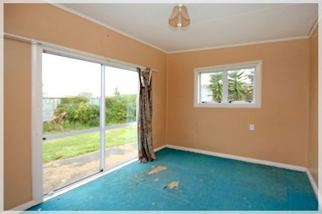 Photo of property in 14 Linklater Avenue, Foxton Beach, Foxton, 4815