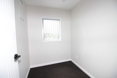 Photo of property in 4 Kearney Place, Massey, Auckland, 0614