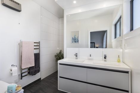 Photo of property in 2 Fantail Heights, Picton, 7220