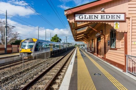 Photo of property in 29 Rosier Road, Glen Eden, Auckland, 0602