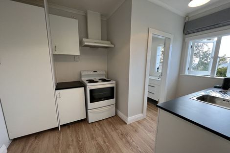 Photo of property in 94 Sutherland Road, Melrose, Wellington, 6023