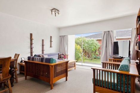Photo of property in 1/7 Pamela Place, New Lynn, Auckland, 0600