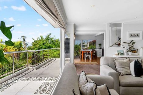 Photo of property in 8a Tipau Street, Torbay, Auckland, 0630