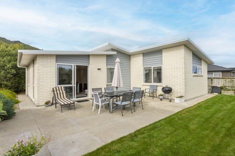 Photo of property in 23 Mahia Lane, Waikanae, 5036