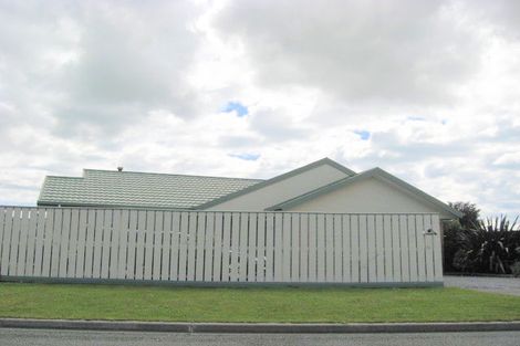 Photo of property in 5 Paget Drive, Woodend, 7610