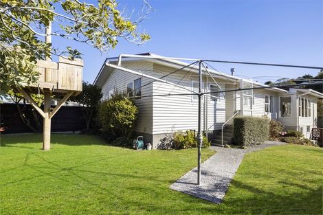 Photo of property in 1 Cranwell Street, Churton Park, Wellington, 6037