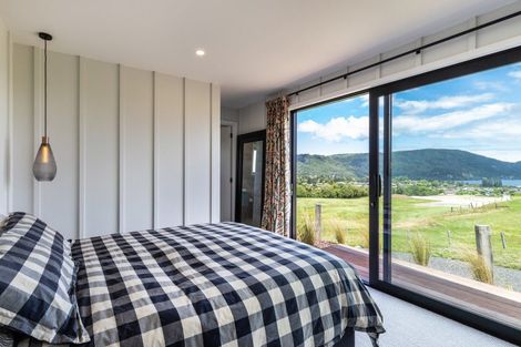 Photo of property in 16 Durmast Place, Kinloch, Taupo, 3377