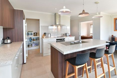 Photo of property in 8 Resolution Drive, Gulf Harbour, Whangaparaoa, 0930