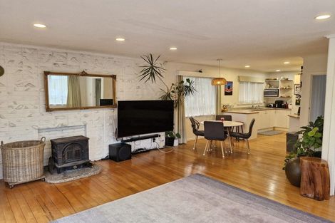 Photo of property in 119 Eskdale Road, Birkdale, Auckland, 0626