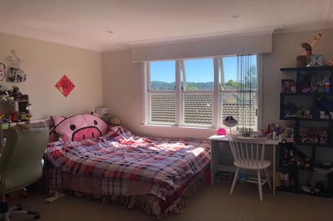 Photo of property in 90 Golf Road, New Lynn, Auckland, 0600