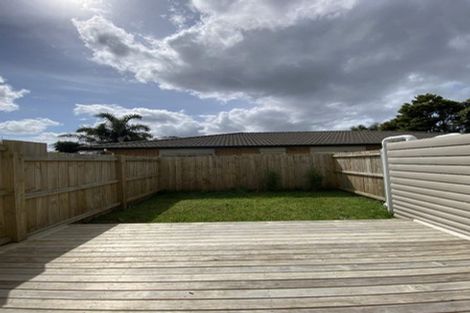Photo of property in 7/113 Te Atatu Road, Te Atatu South, Auckland, 0610
