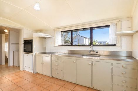 Photo of property in 23a Kawaha Point Road, Fairy Springs, Rotorua, 3015