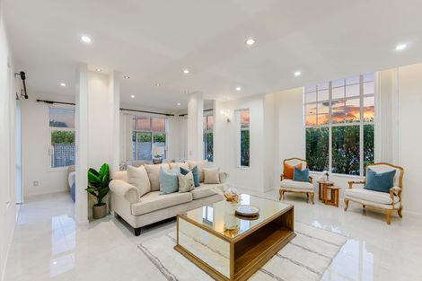 Photo of property in 52 Chesterfield Way, Orewa, 0931