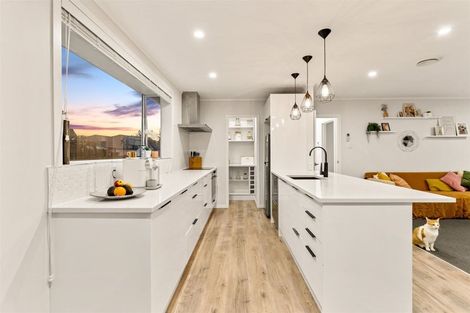 Photo of property in 16 Tapu Road, Huapai, Kumeu, 0810