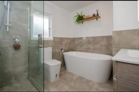 Photo of property in 57 Amberley Avenue, Te Atatu South, Auckland, 0610