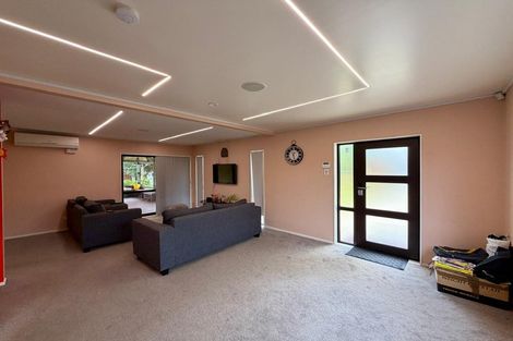 Photo of property in 9 Crestlands Place, Papakura, 2110