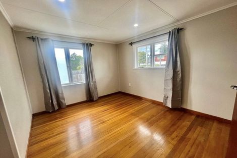 Photo of property in 57 Beaubank Road, Kelston, Auckland, 0602