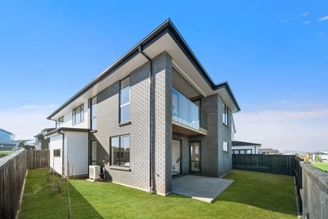 Photo of property in 26 Emerald Avenue, Rosehill, Papakura, 2113
