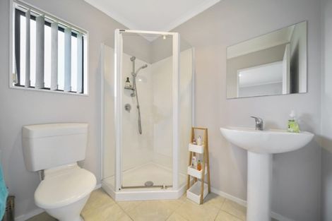 Photo of property in 38 Saralee Drive, Manurewa, Auckland, 2105