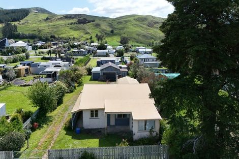 Photo of property in 15 Keppel Street, Porangahau, 4291