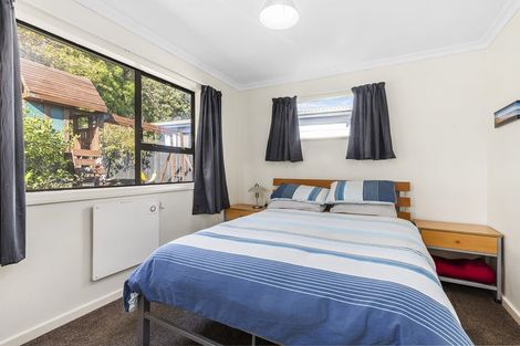 Photo of property in 54 Kahu Road, Paremata, Porirua, 5024