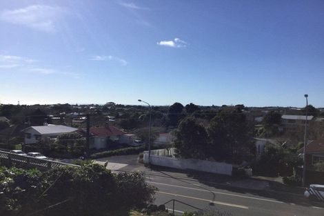 Photo of property in 90 Mangorei Road, Strandon, New Plymouth, 4312