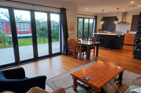 Photo of property in 238 Saint Aubyn Street, New Plymouth, 4310