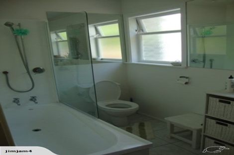 Photo of property in 38 Northland Road, Northland, Wellington, 6012