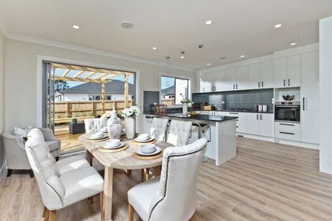 Photo of property in 17 Kuawa Drive, Kumeu, 0810