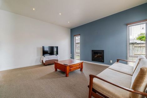 Photo of property in 14 Stewart Crescent, Hokowhitu, Palmerston North, 4410