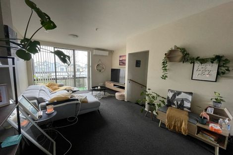 Photo of property in 4 Opito Way, East Tamaki, Auckland, 2013