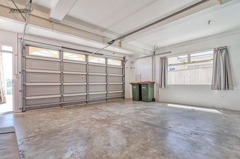 Photo of property in 46 Farquhar Road, Glendene, Auckland, 0602