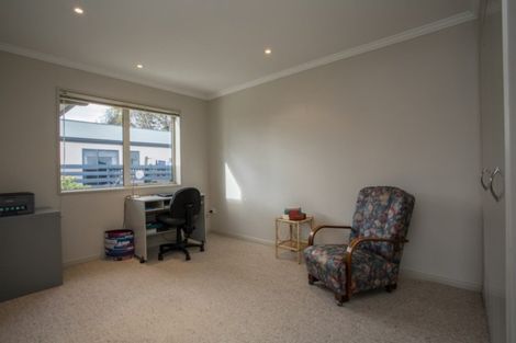 Photo of property in 12 Calder Place, Winton, 9720