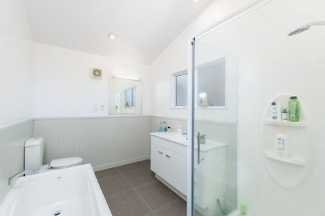 Photo of property in 20a Chatsworth Road, Silverstream, Upper Hutt, 5019