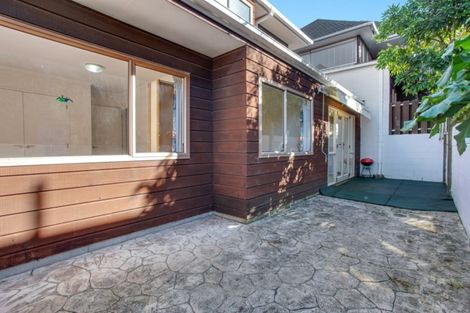 Photo of property in 2/23 Commodore Parry Road, Castor Bay, Auckland, 0620