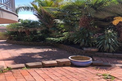 Photo of property in 473 East Coast Road, Murrays Bay, Auckland, 0630