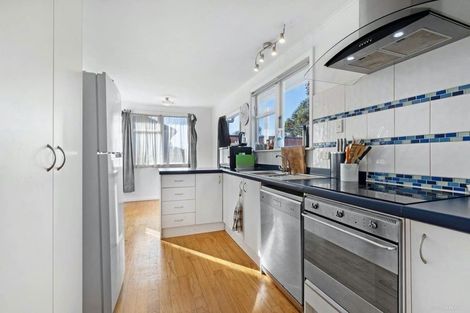 Photo of property in 6 Salas Place, Papakura, 2110