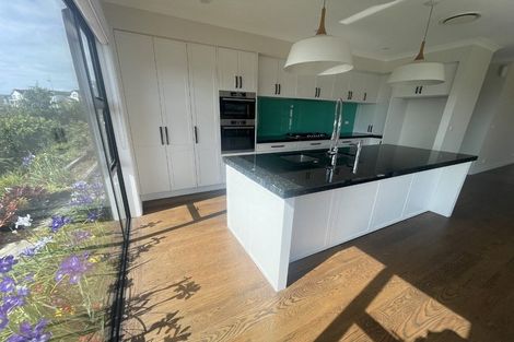 Photo of property in 39 Headland Drive, Long Bay, Auckland, 0630