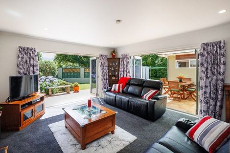 Photo of property in 23 Chilton Grove, Hokowhitu, Palmerston North, 4410