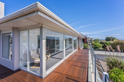 Photo of property in 8 Ara Kuaka, Waikanae Beach, Waikanae, 5036