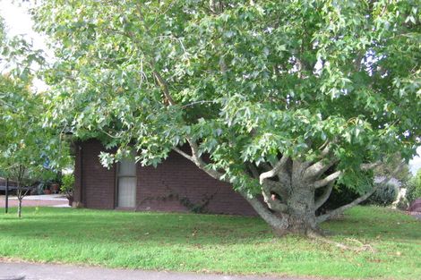 Photo of property in 54 Rewarewa Road, Te Atatu Peninsula, Auckland, 0610