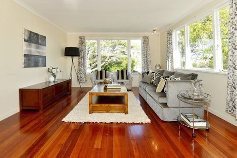 Photo of property in 1/9 Marsh Avenue, Forrest Hill, Auckland, 0620