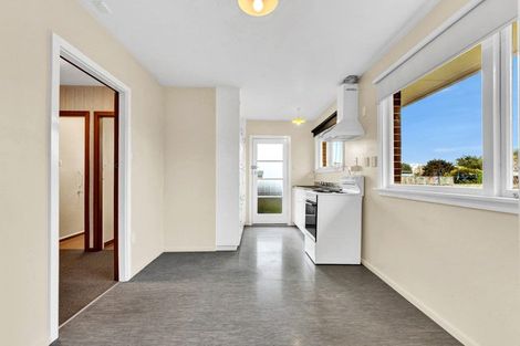 Photo of property in 2/694 Avonside Drive, Avonside, Christchurch, 8061